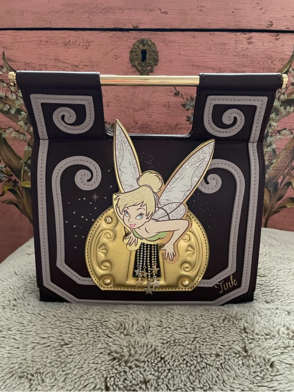 Danielle Nicole x Disney Tinker Bell Keyhole Pixie Dust Crossbody Bag - Picture 3 of 8